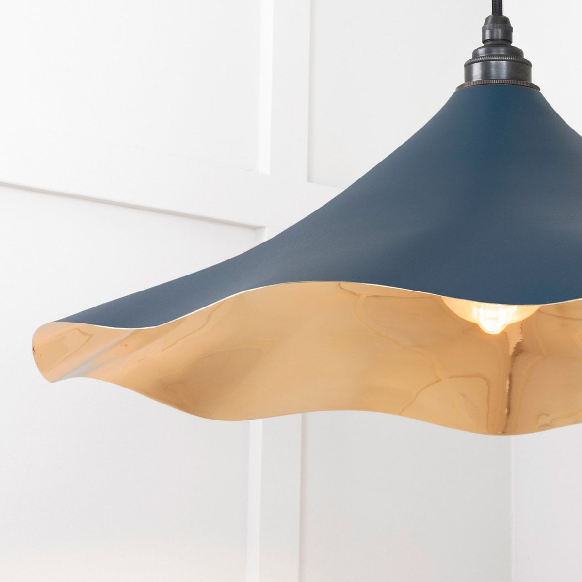 Smooth Brass Flora Pendant in Dusk