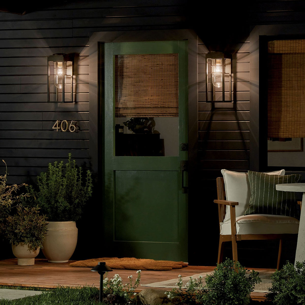 Hone Coastal IP44 Medium Exterior Wall Light in Textured Black with Clear Glass