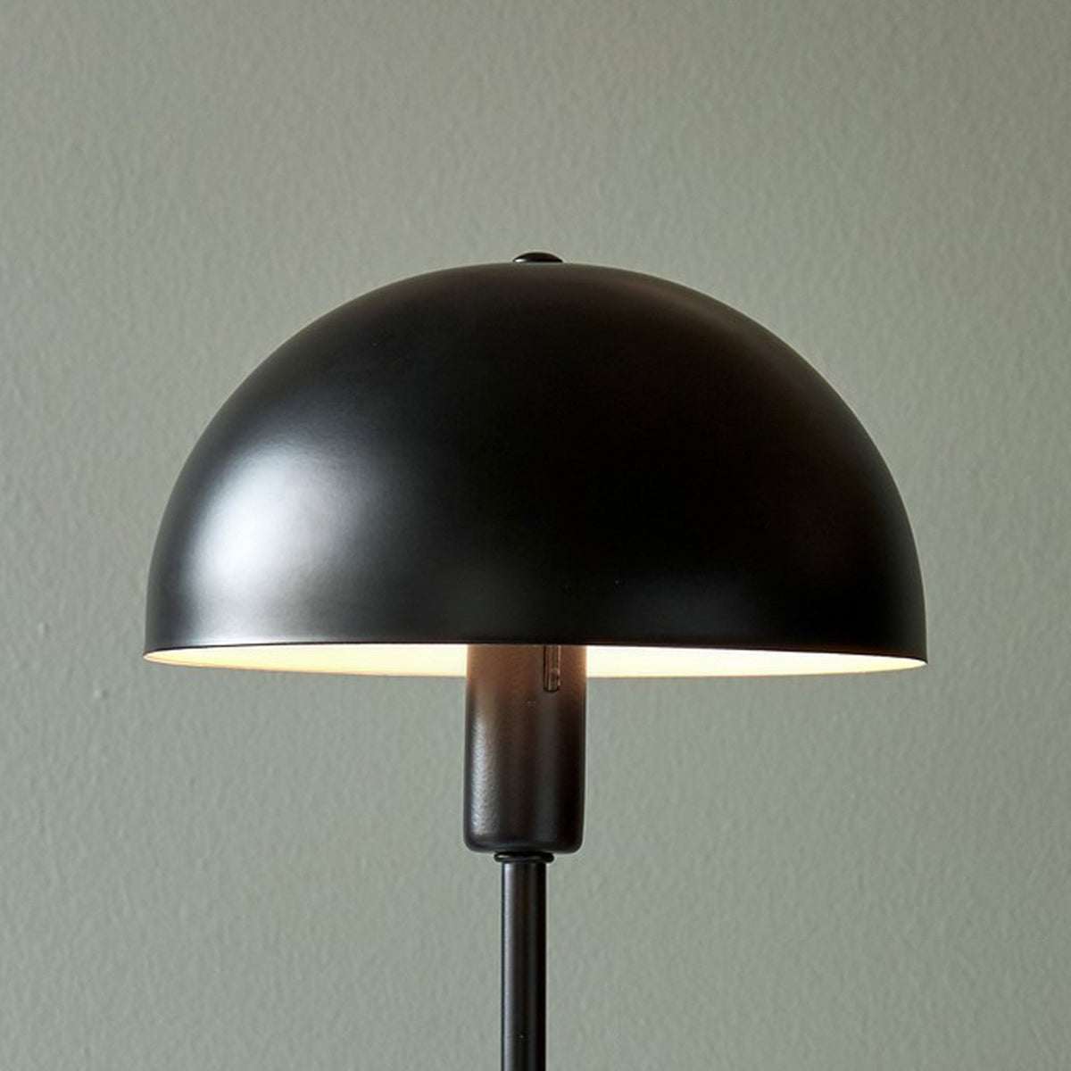 Ellen 20 Table Lamp in Black