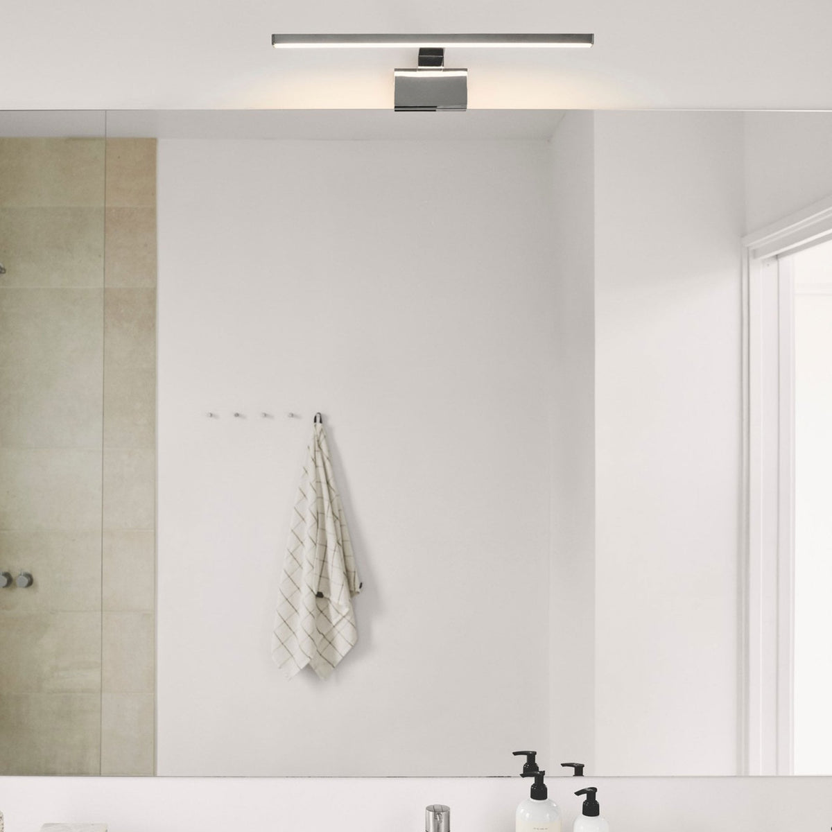 Marlee Warm White LED Picture or Mirror Light in Chrome