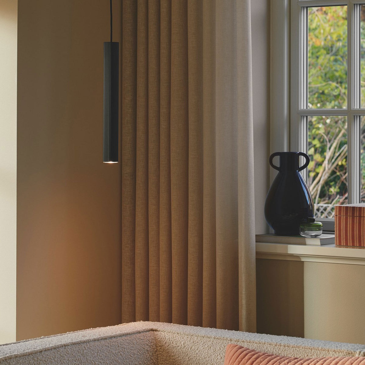 Vico Single Pendant in Black with Black Fabric Cable