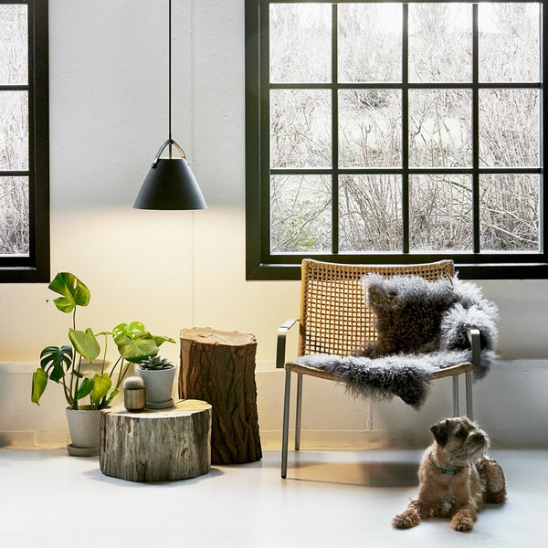 Strap 27 Pendant in Black with Leather Detail