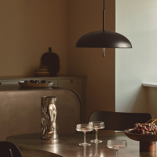 Versale 35 Scandinavian Pendant in Black