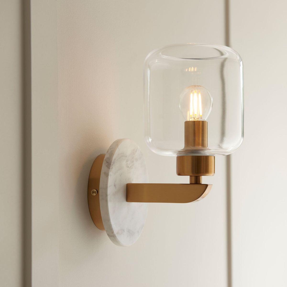 Travi Wall Light in Vintage Brass & White Volakas Marble with Clear Glass Shade