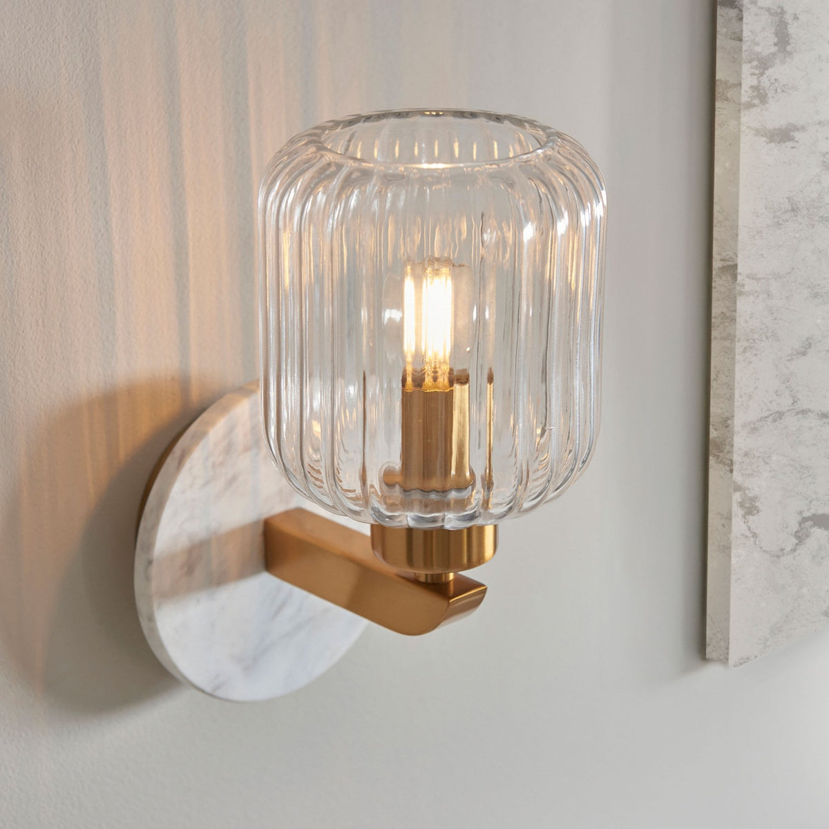 Travi Wall Light in Vintage Brass & White Volakas Marble with Clear Ribbed Glass Shade
