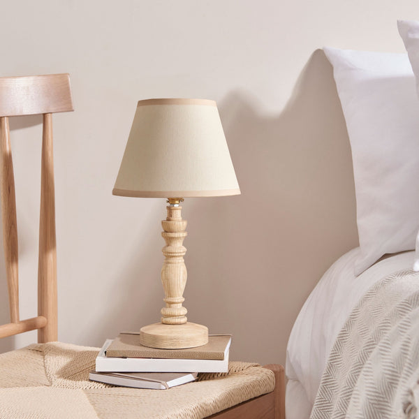 Bibury Table Lamp in Natural Ash with 20cm Ivy Shade
