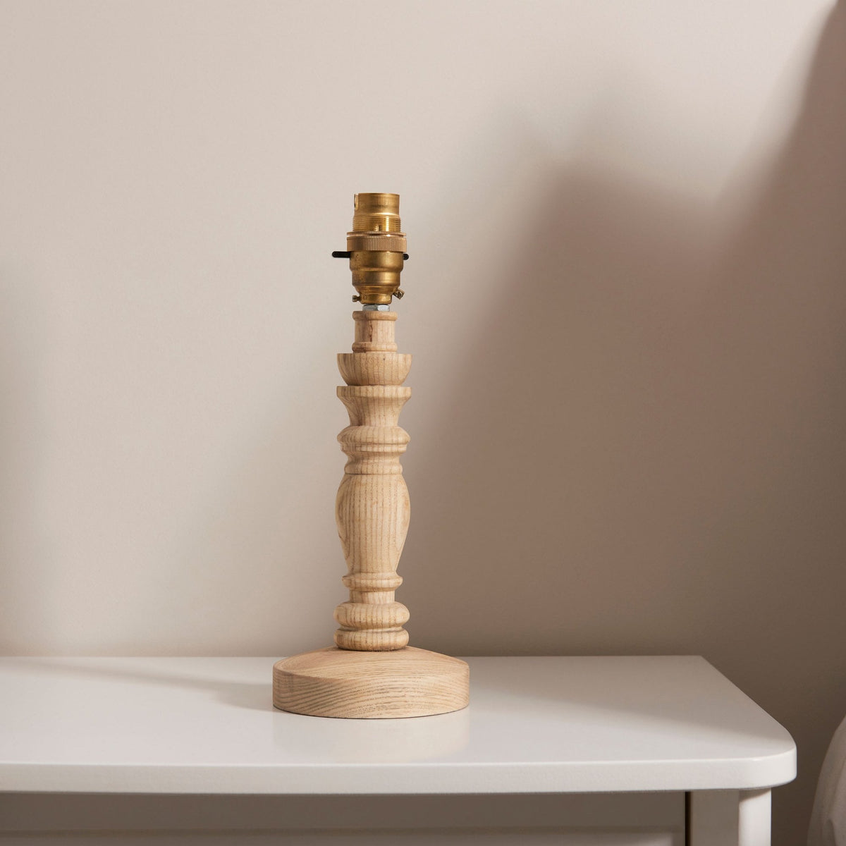 Bibury Table Lamp in Natural Ash with 20cm Ivy Shade