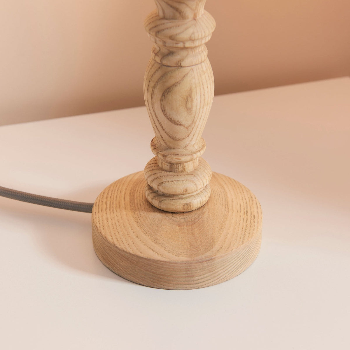 Bibury Table Lamp in Natural Ash with 20cm Ivy Shade