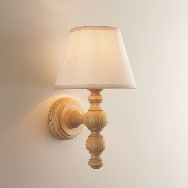 Bibury Wall Light in Natural Ash with 20cm Ivy Shade