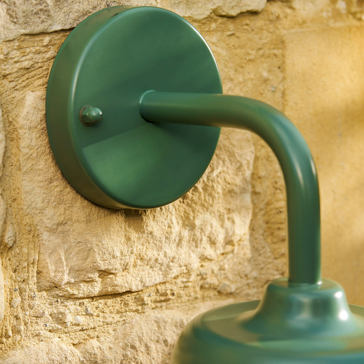 Harbour Outdoor Wall Light in Thistle Green