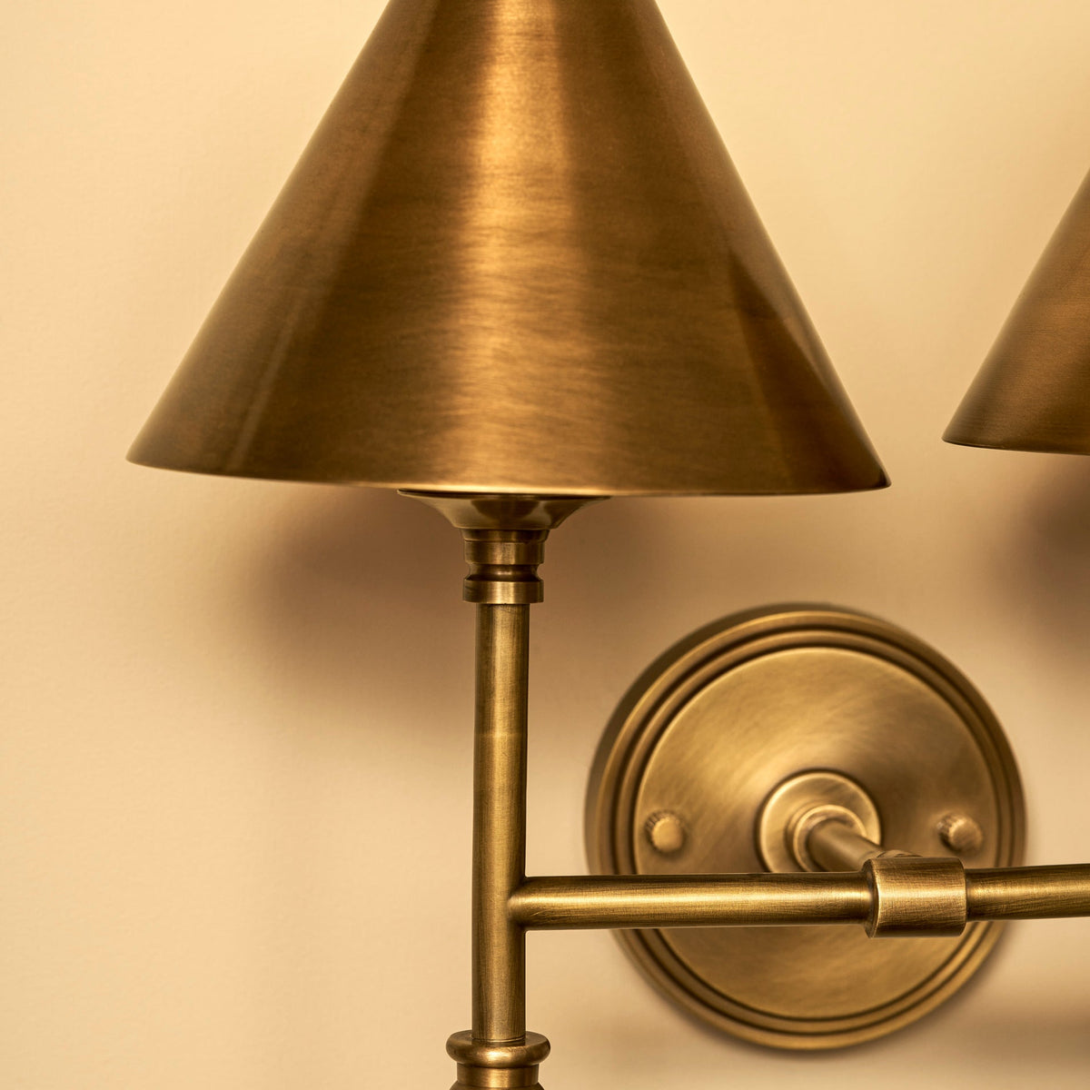 Kelmscot Twin Antique Brass Light