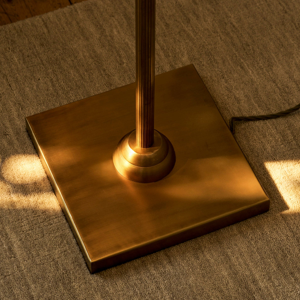 Kelmscot Floor Lamp in Antique Brass With Linen Shade