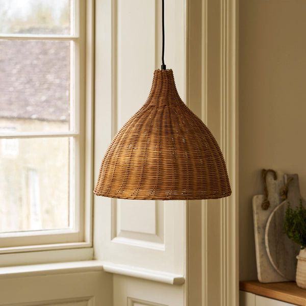 Mouldon Medium Pendant in Rattan