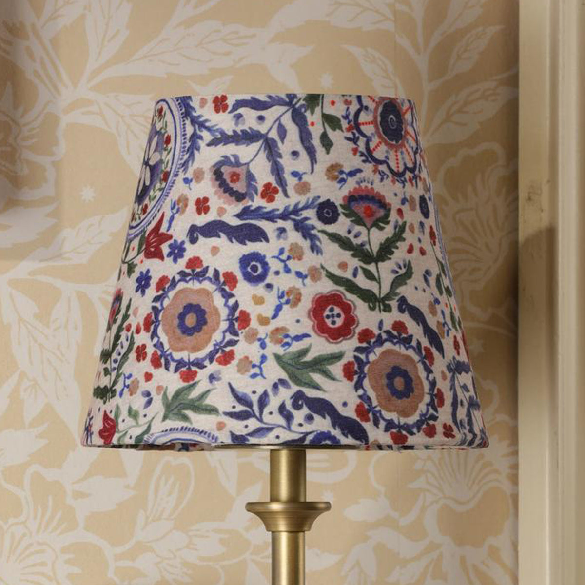 Joules Apsley rechargeable wall light with antique brass base and floral cotton shade