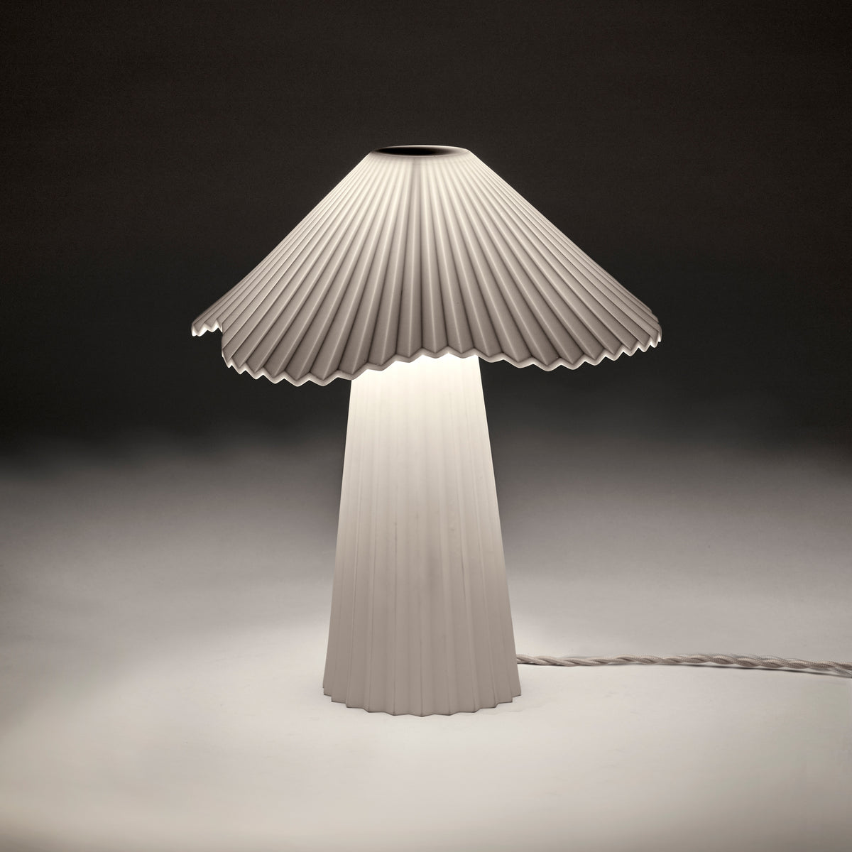 Uala Small Porcelain Table Lamp In White