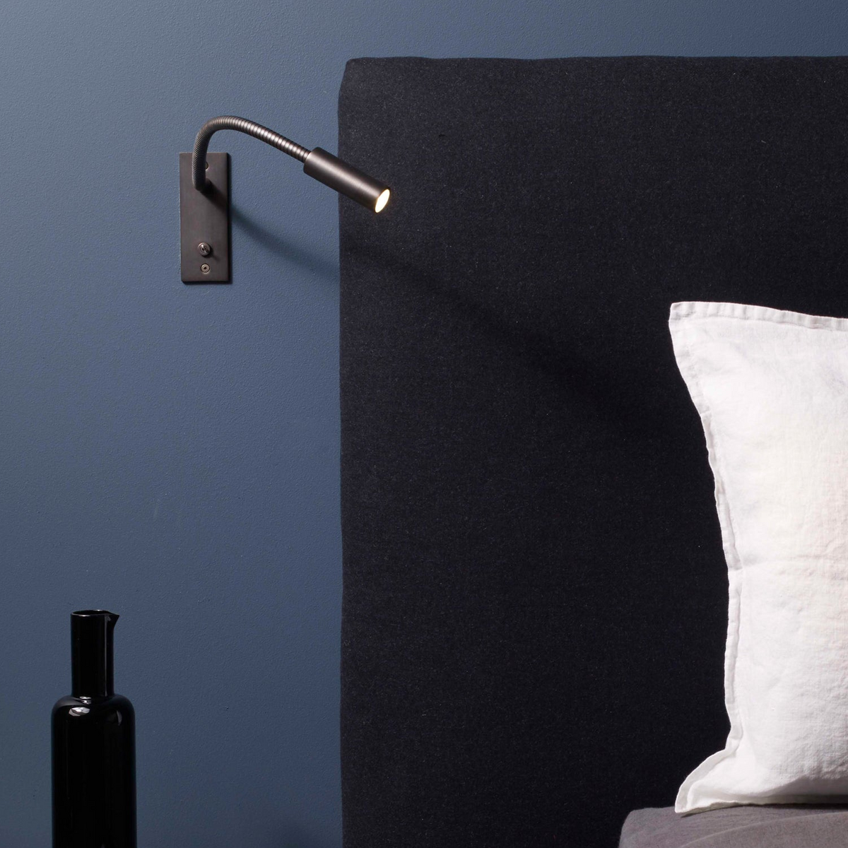 Leo Switched LED Recessed Reading Wall Light in Bronze