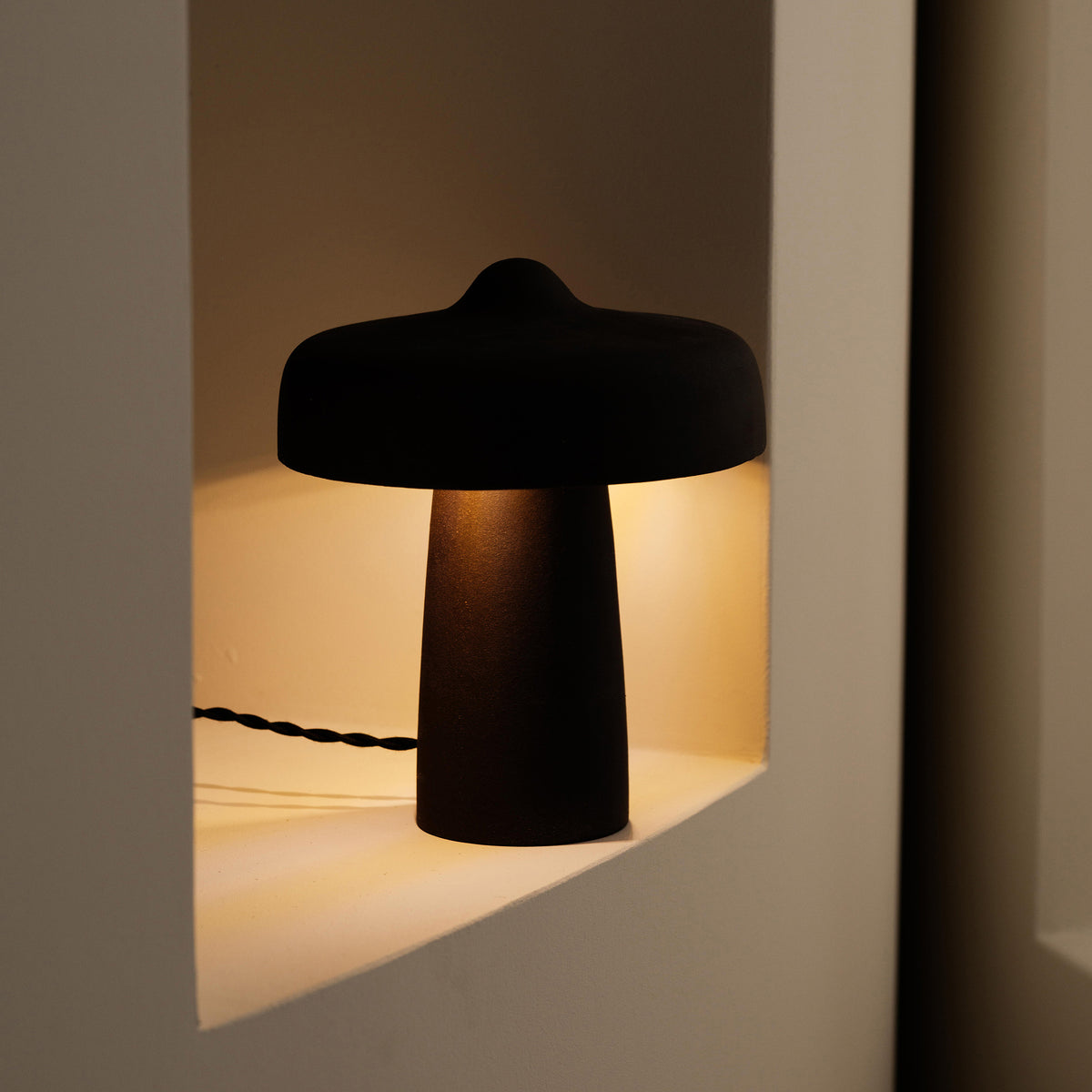 Fou Ceramic Table Lamp In Black