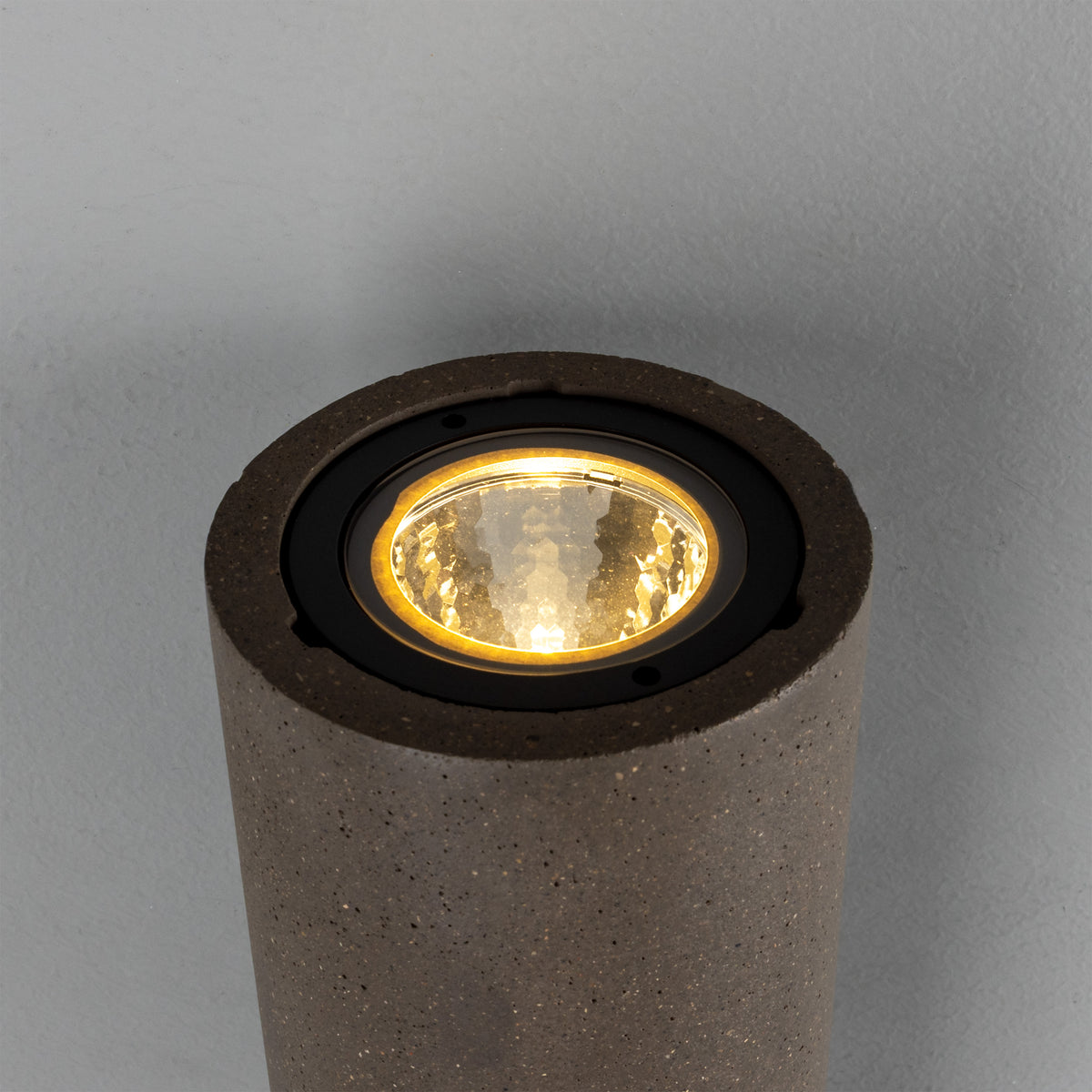 Mullan Pudong cylindrical concrete LED wall light with warm illumination
