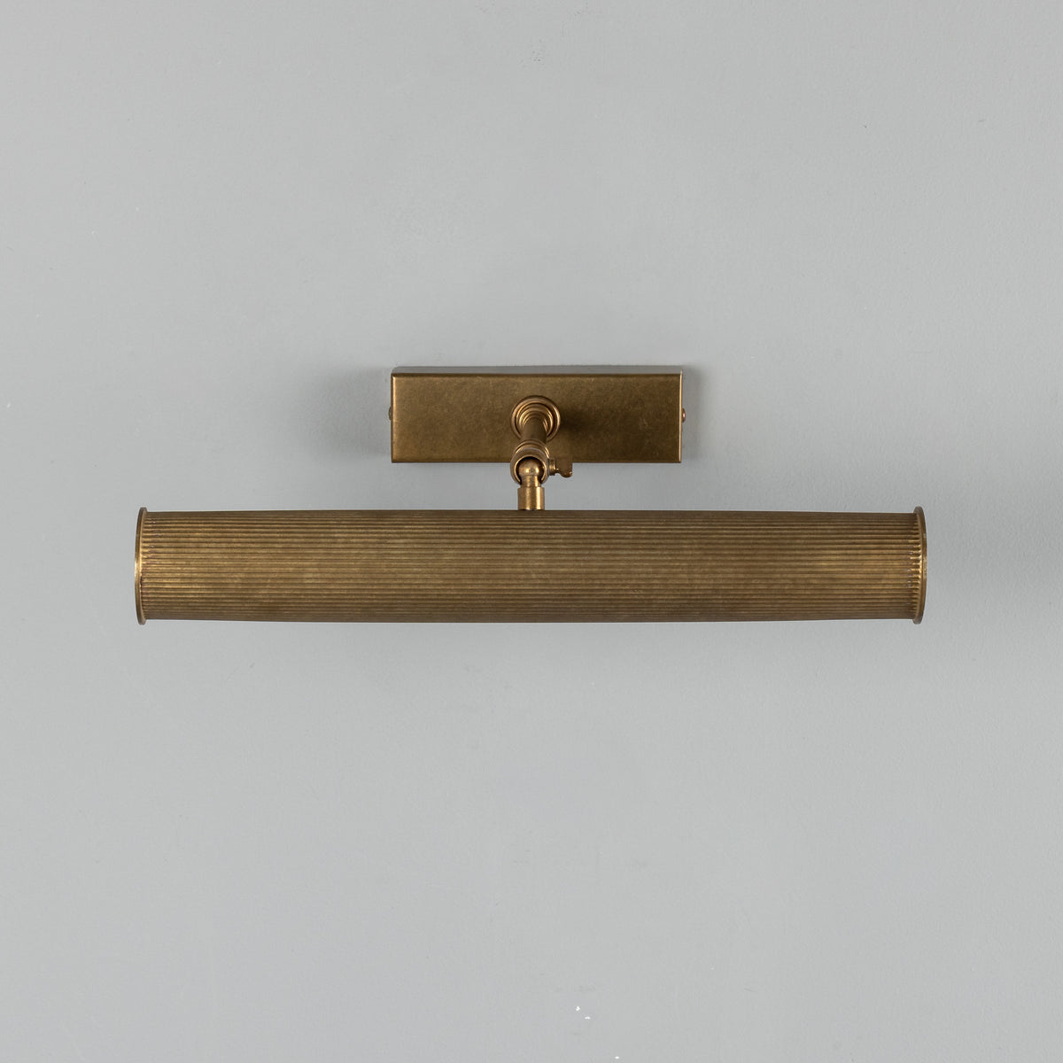 Cambridge Adjustable Reeded 355mm Solid Brass Picture Light in Antique Brass