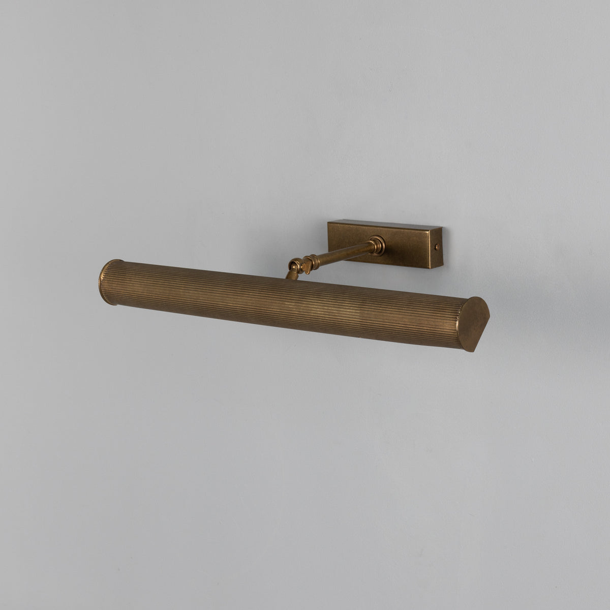 Cambridge Adjustable Reeded 505mm Solid Brass Picture Light in Antique Brass