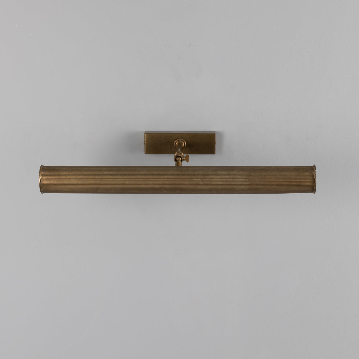 Cambridge Adjustable Reeded 505mm Solid Brass Picture Light in Antique Brass