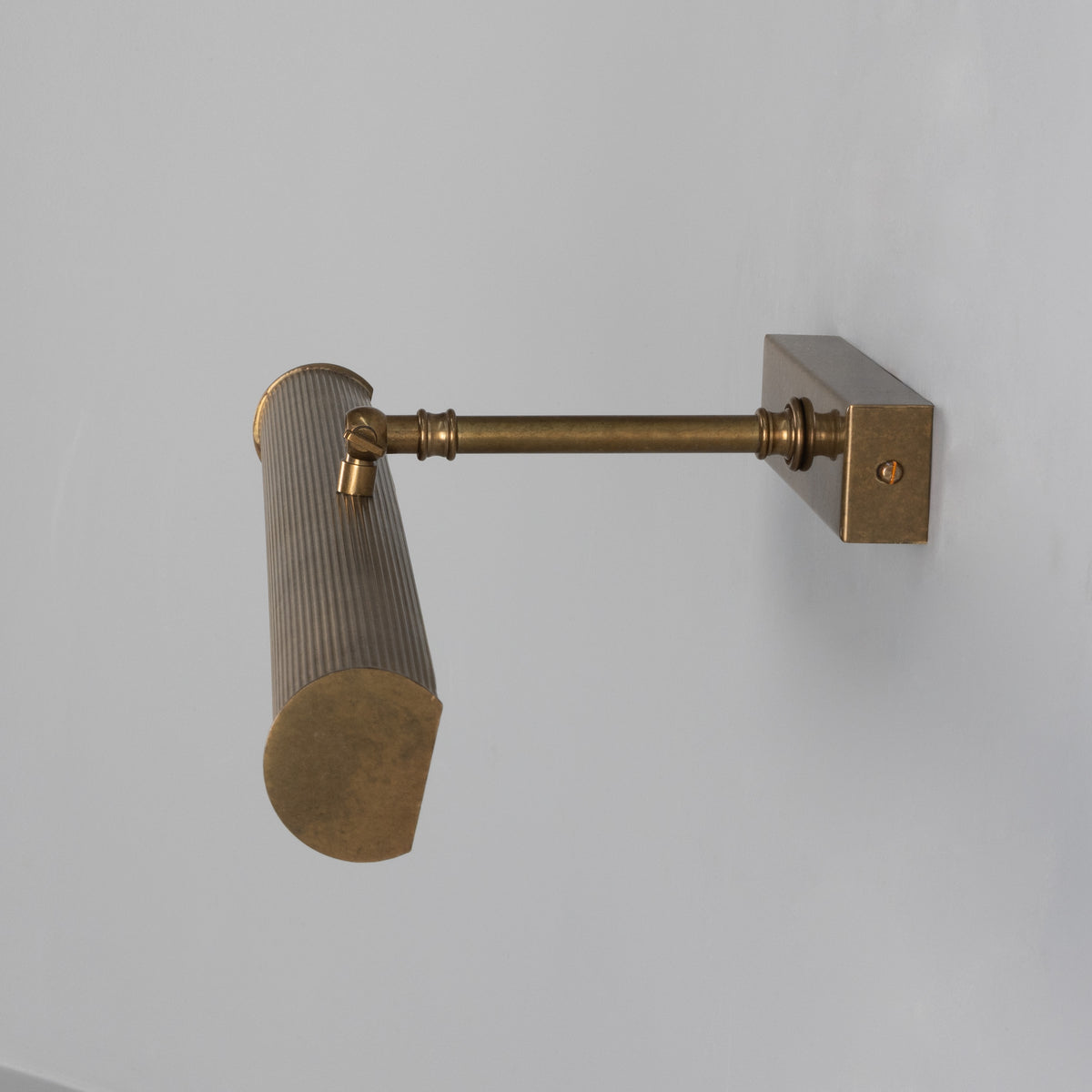 Cambridge Adjustable Reeded 505mm Solid Brass Picture Light in Antique Brass