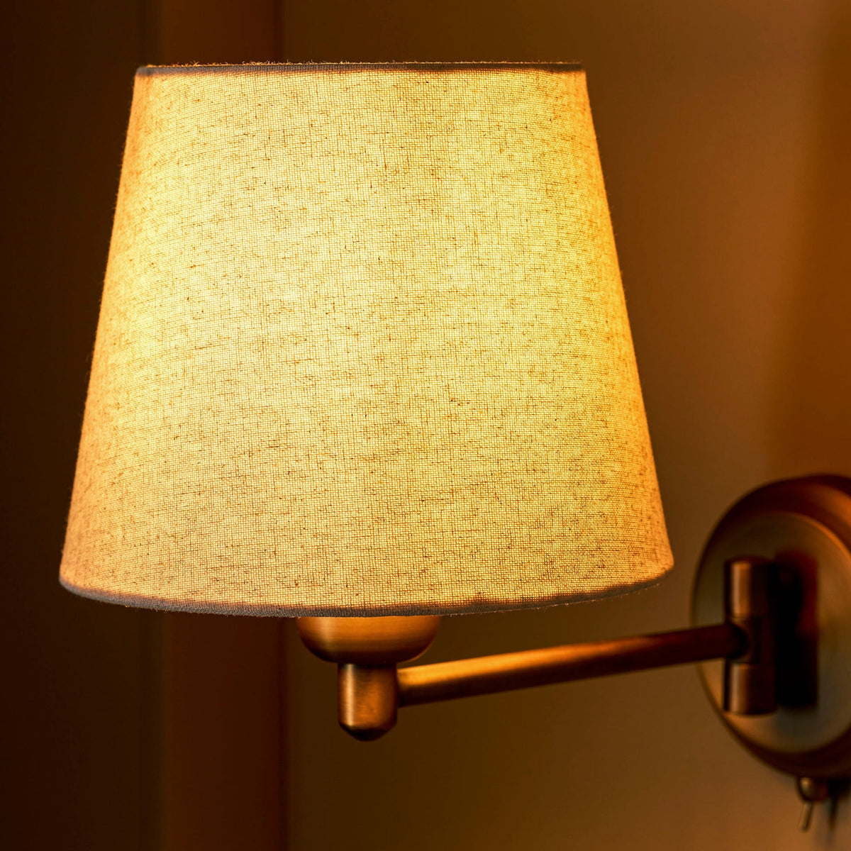 Peartree Single Switched Wall Light in Antique Bronze