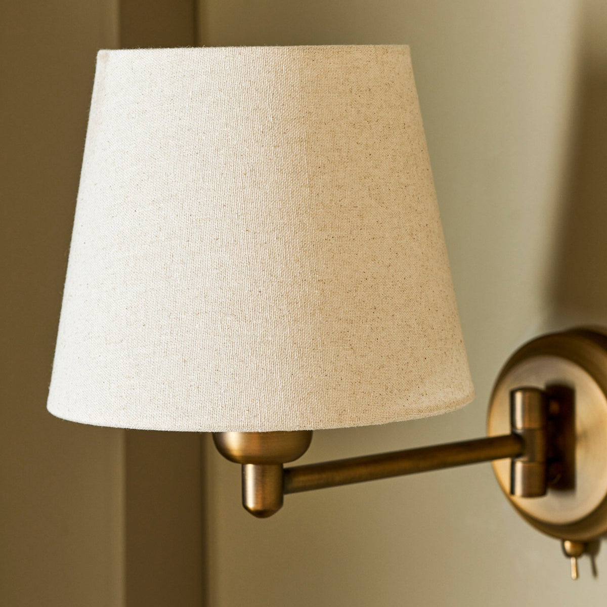 Peartree Single Switched Wall Light in Antique Bronze