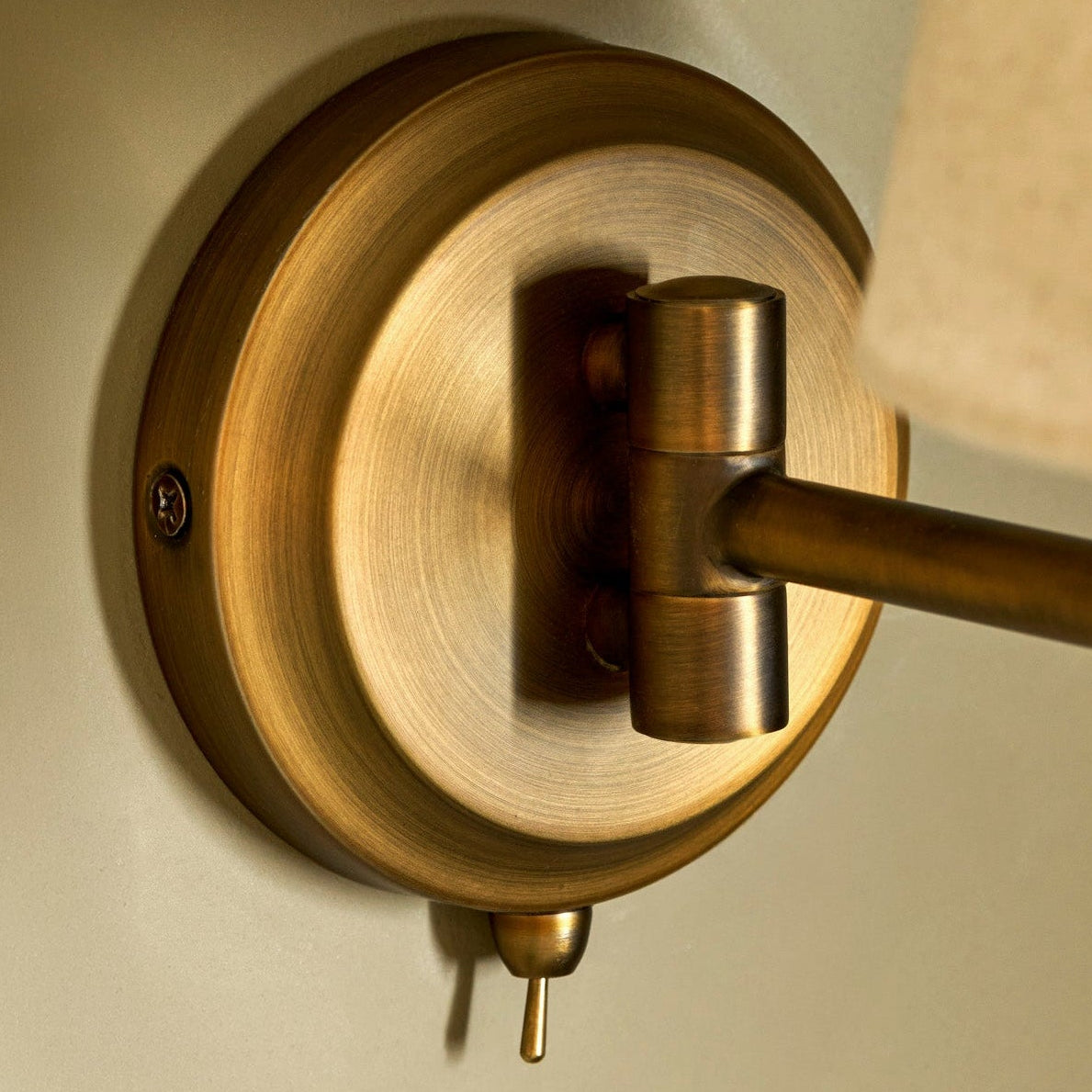 Peartree Single Switched Wall Light in Antique Bronze
