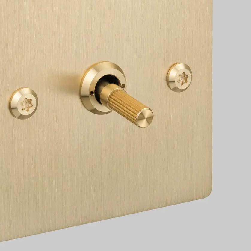 One Gang 3 Way Intermediate Light Switch in Brass with Linear Knurled Toggle