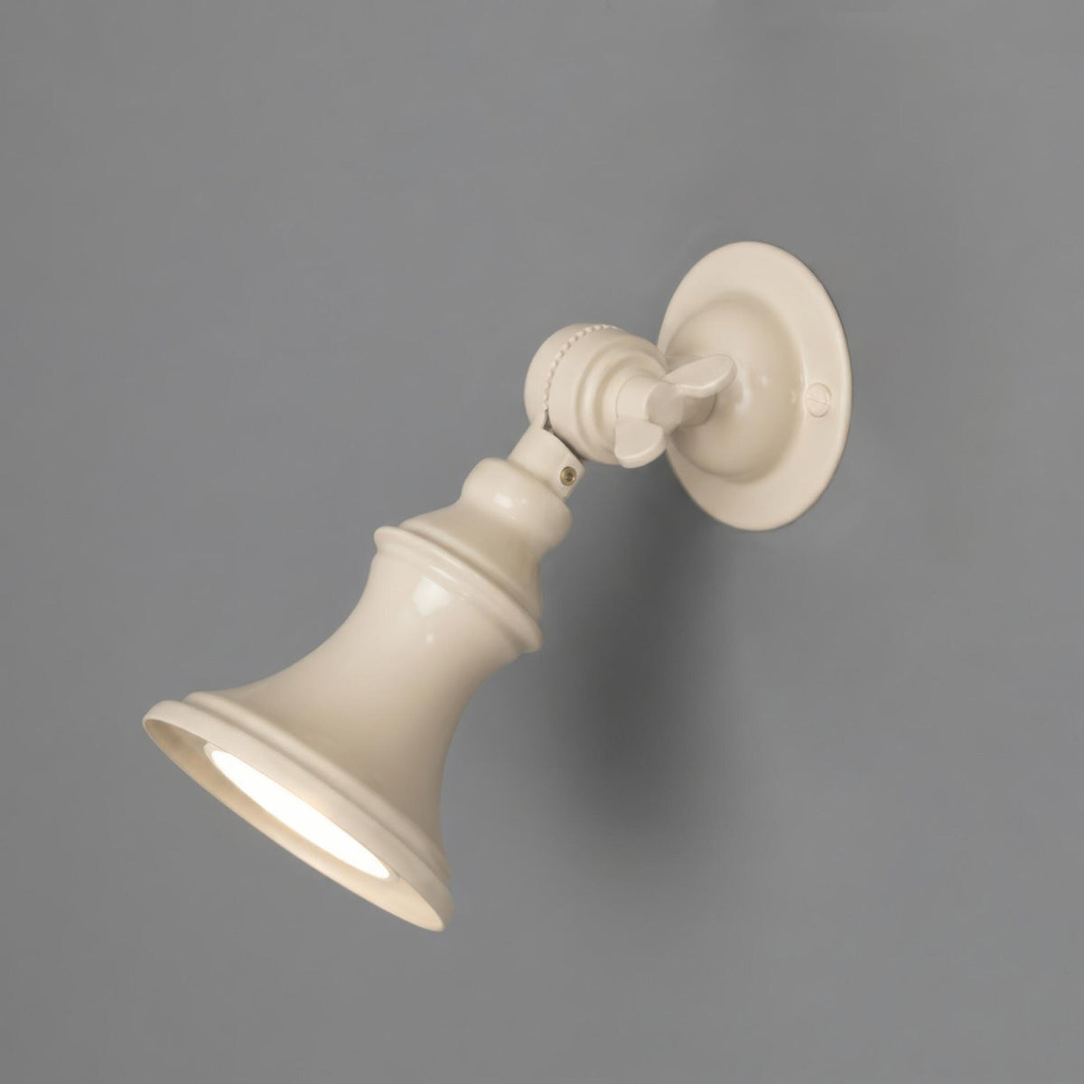 Accra Traditional Small Brass Spotlight in Matt Vanilla Cream
